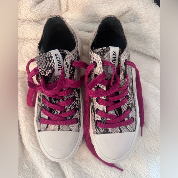 Schutz Platform Sneakers Snake Print - Picture 4 of 6